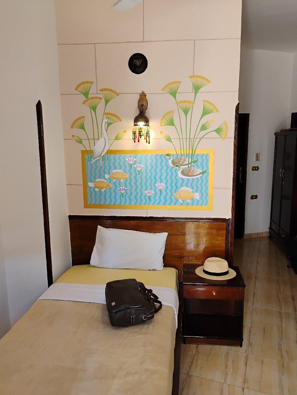 Intimate single room